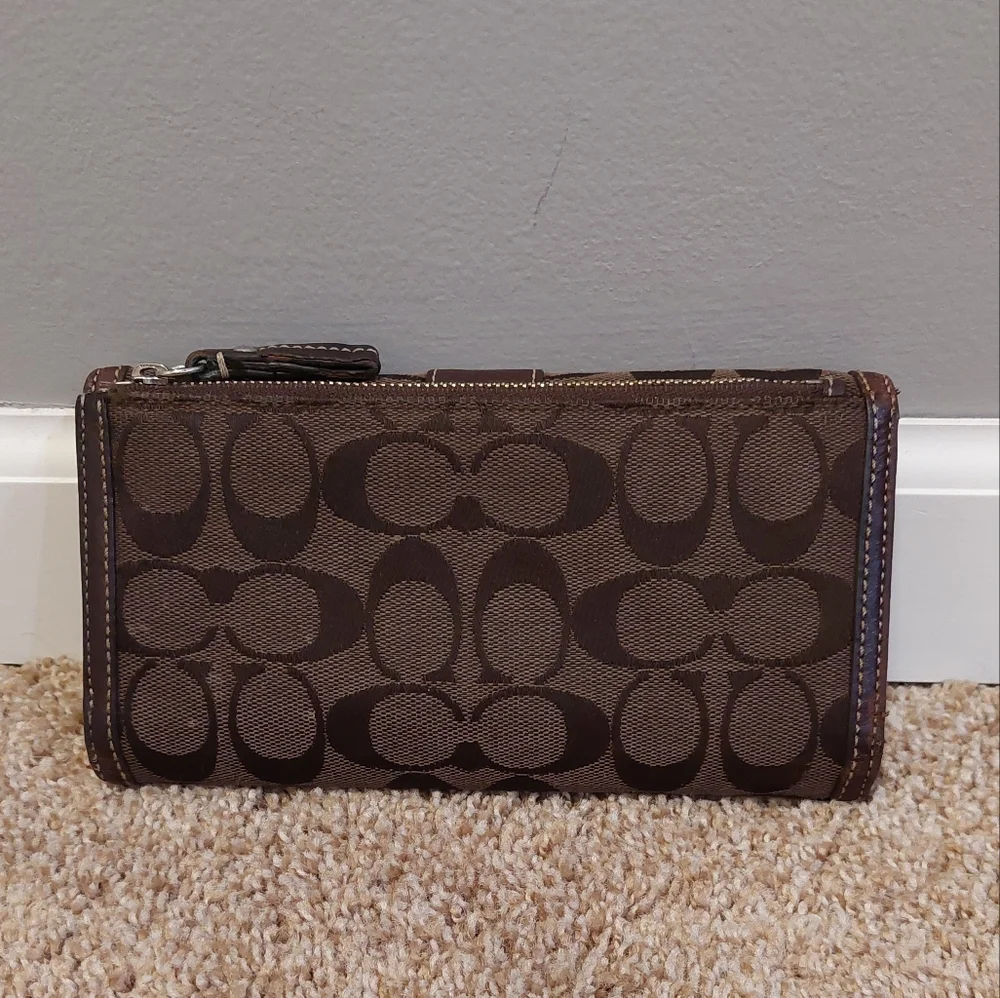 COACH Signature Stripe Jacquard Fabric Trifold Long Wallet